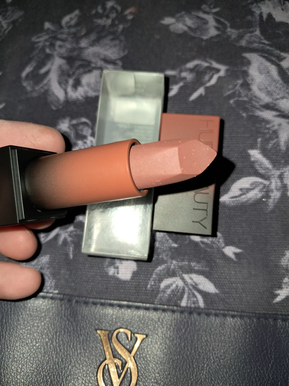 HUDA BEAUTY Power Bullet Matte Lipstick — First Kiss